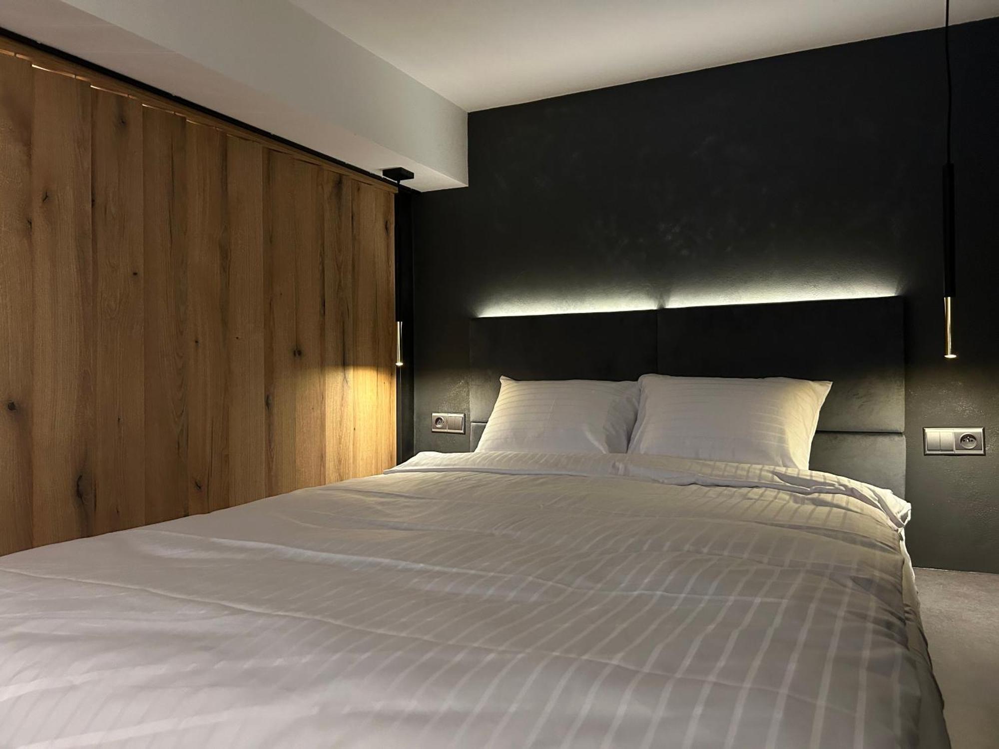 Leo Apartment Suite & Private Spa Zone - Old City Bratislava Dış mekan fotoğraf