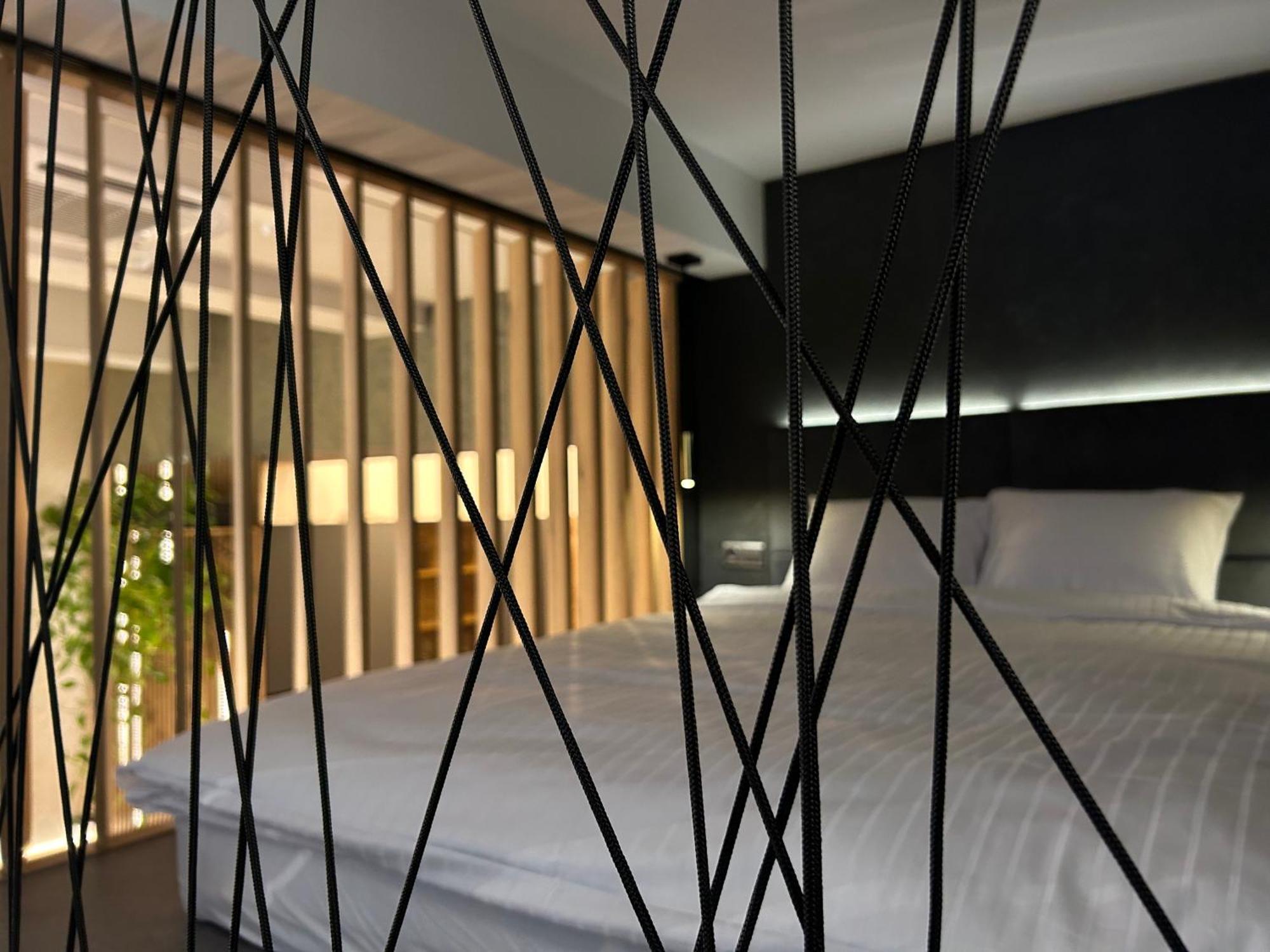 Leo Apartment Suite & Private Spa Zone - Old City Bratislava Dış mekan fotoğraf