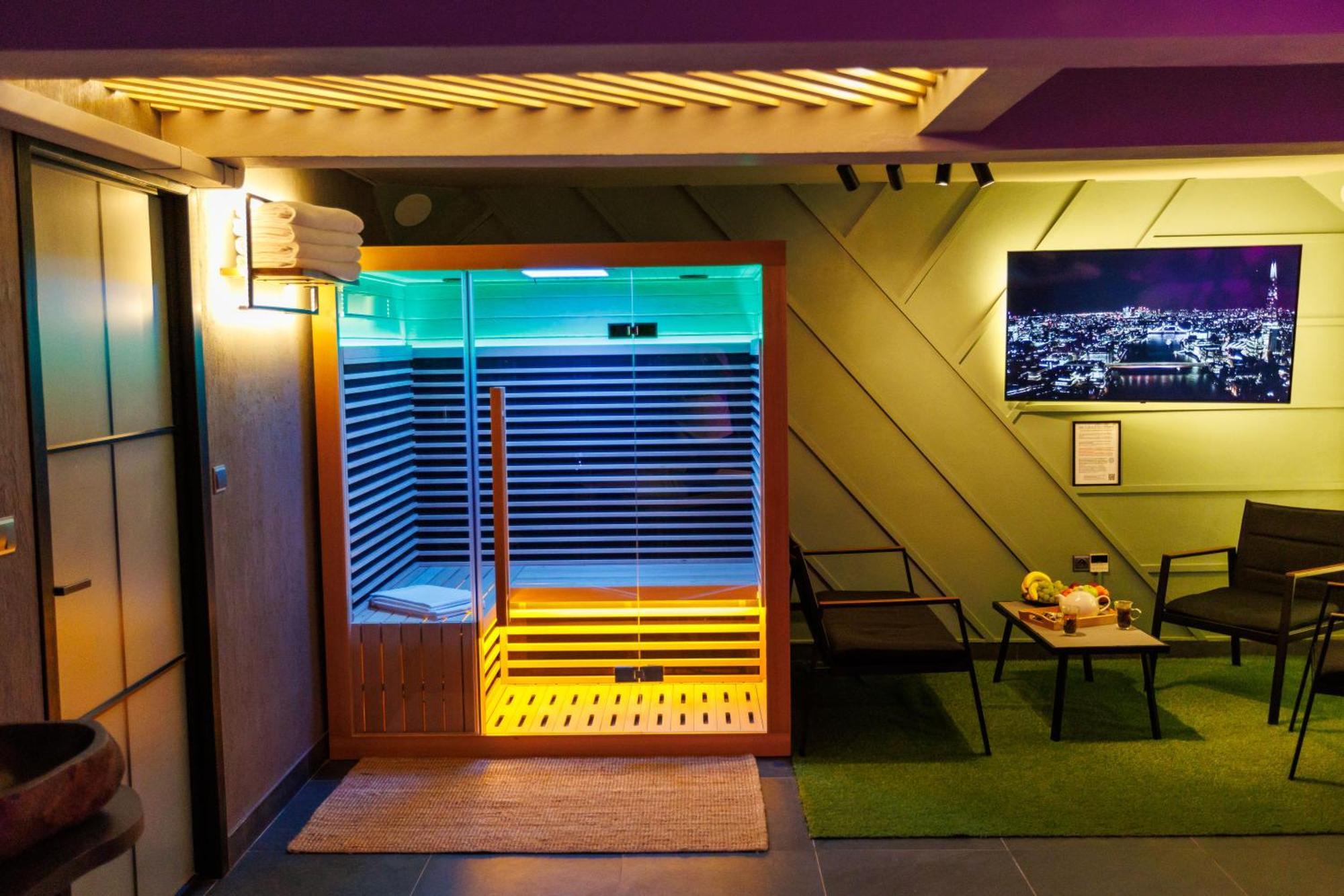 Leo Apartment Suite & Private Spa Zone - Old City Bratislava Dış mekan fotoğraf