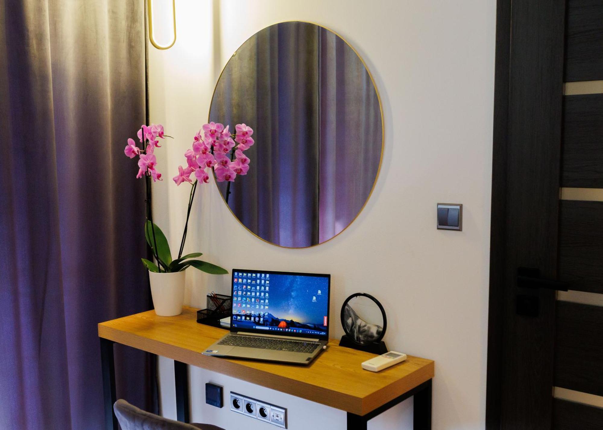 Leo Apartment Suite & Private Spa Zone - Old City Bratislava Dış mekan fotoğraf