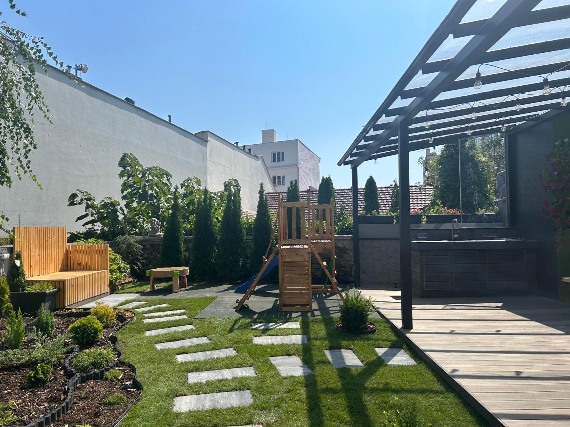 Leo Apartment Suite & Private Spa Zone - Old City Bratislava Dış mekan fotoğraf