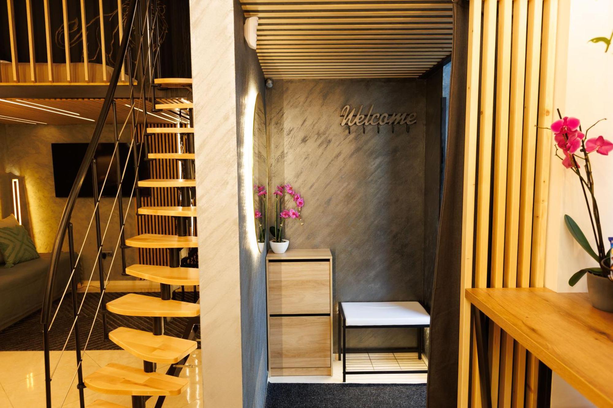 Leo Apartment Suite & Private Spa Zone - Old City Bratislava Dış mekan fotoğraf