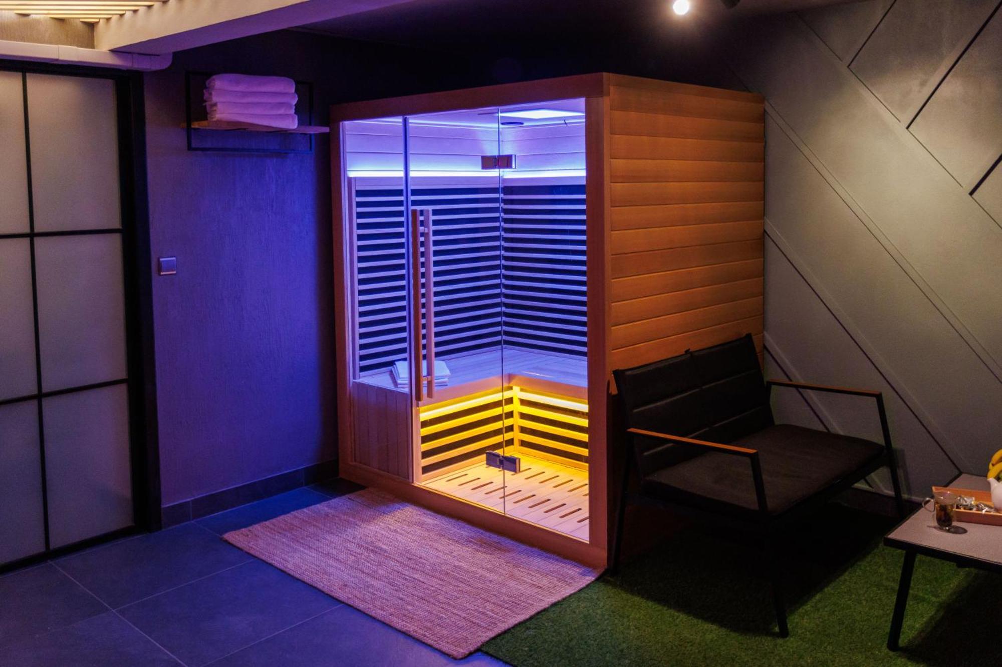 Leo Apartment Suite & Private Spa Zone - Old City Bratislava Dış mekan fotoğraf