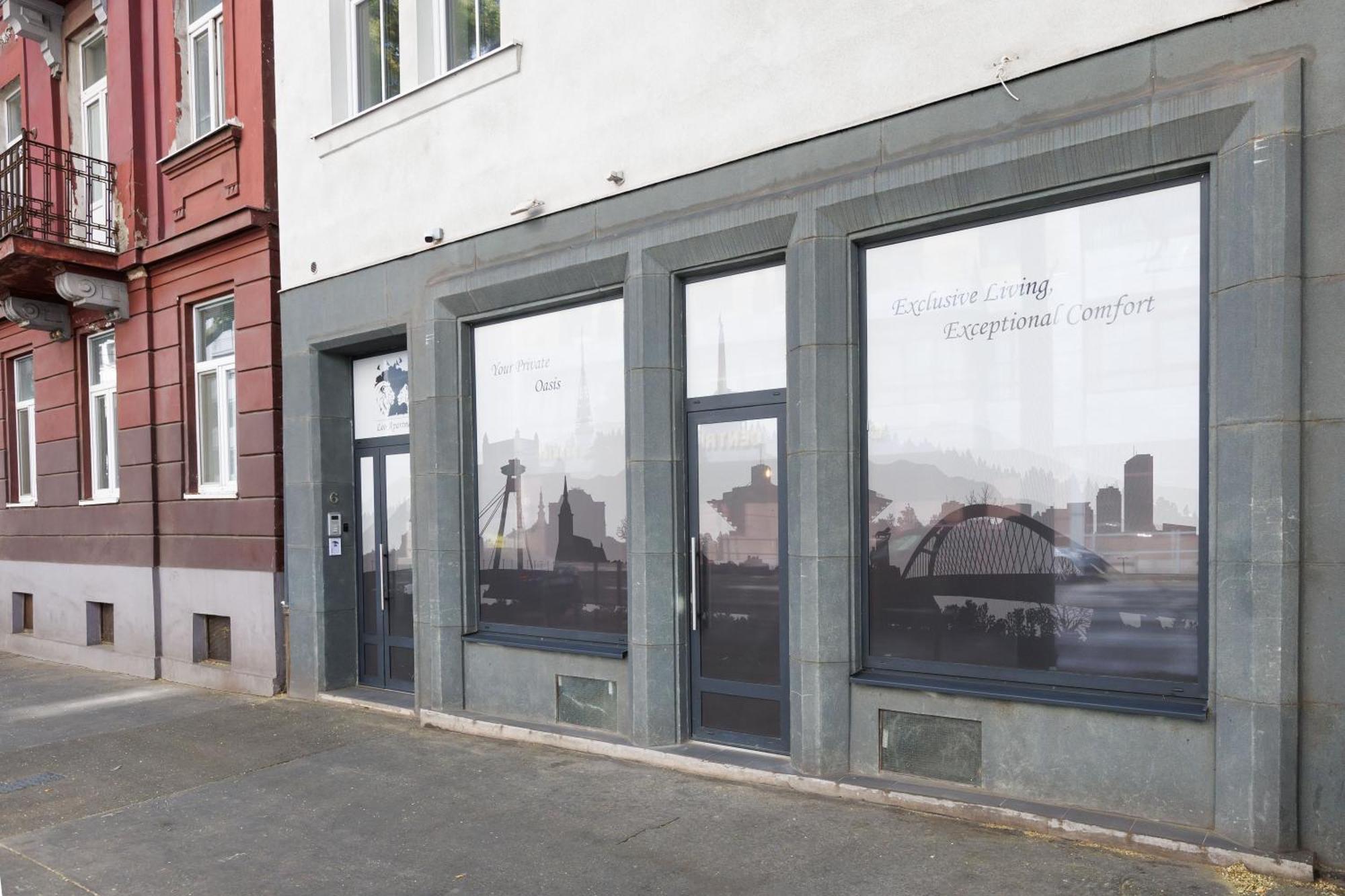 Leo Apartment Suite & Private Spa Zone - Old City Bratislava Dış mekan fotoğraf