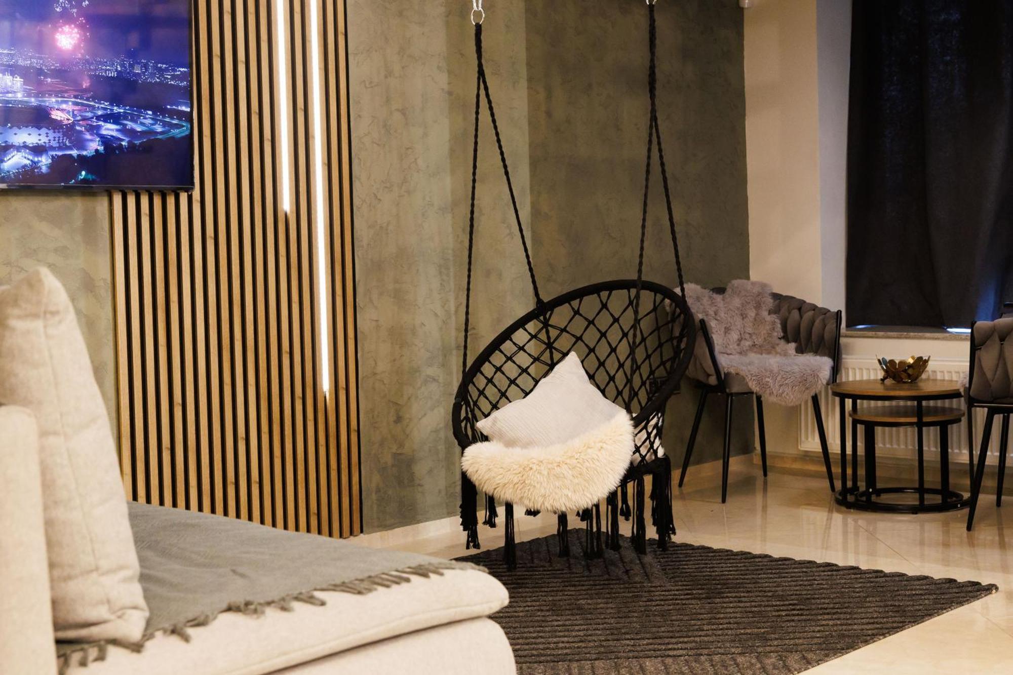 Leo Apartment Suite & Private Spa Zone - Old City Bratislava Dış mekan fotoğraf